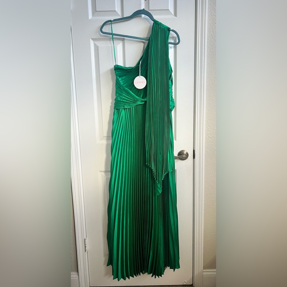 Luxxel Green One Shoulder Pleated Maxi Dress - Size Large